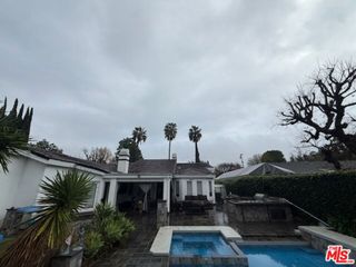 5907 Oakdale Avenue, Woodland Hills, CA 91367