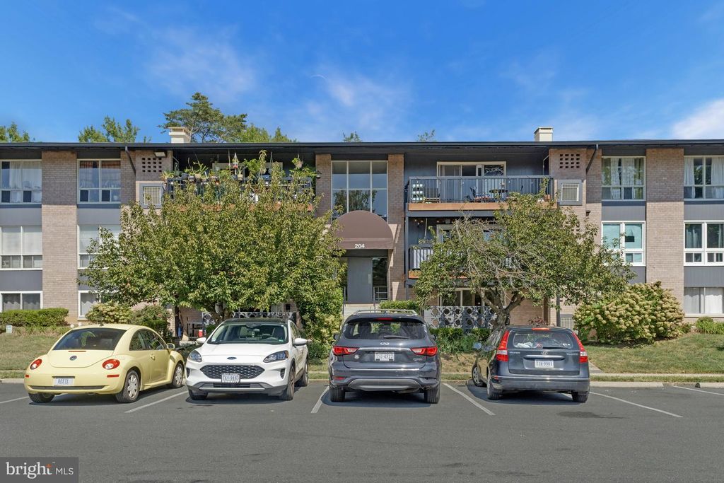 204 PARK TERRACE CT SE #25, Vienna, VA 22180