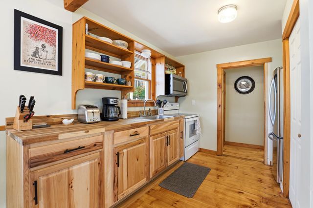 12 Fire Road 9, Strafford, NH 03884