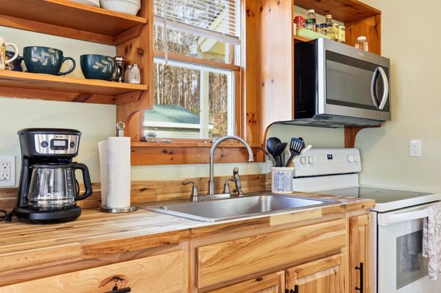 12 Fire Road 9, Strafford, NH 03884