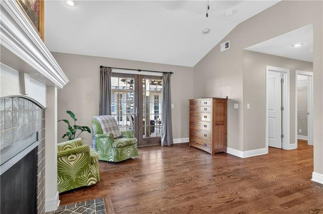 9408 Wenonga Road, Leawood, KS 66206