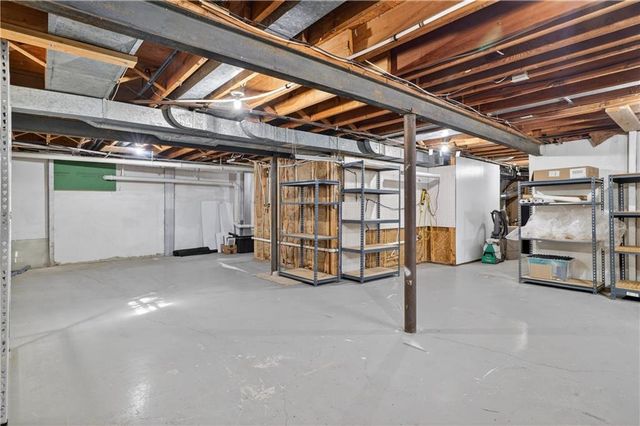 9408 Wenonga Road, Leawood, KS 66206