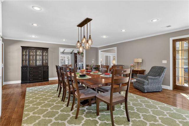 9408 Wenonga Road, Leawood, KS 66206