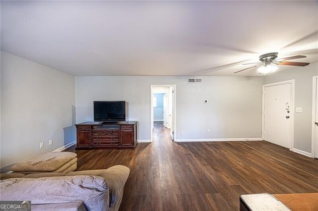 1111 Clairemont Avenue J2, Decatur, GA 30030