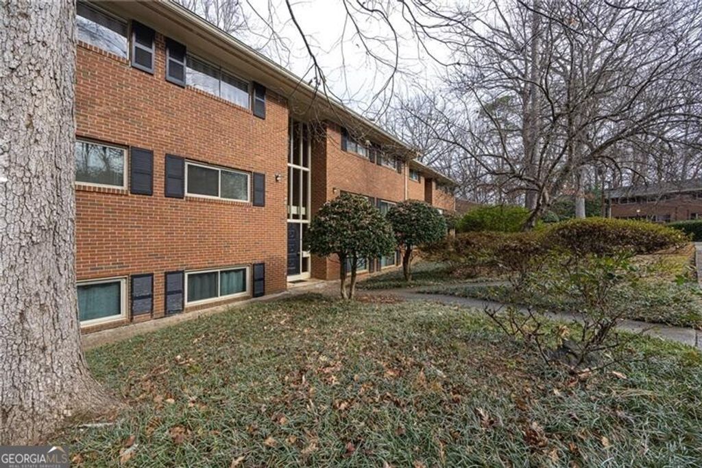 1111 Clairemont Avenue J2, Decatur, GA 30030