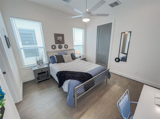 2404 Saint Charles Street, Houston, TX 77004