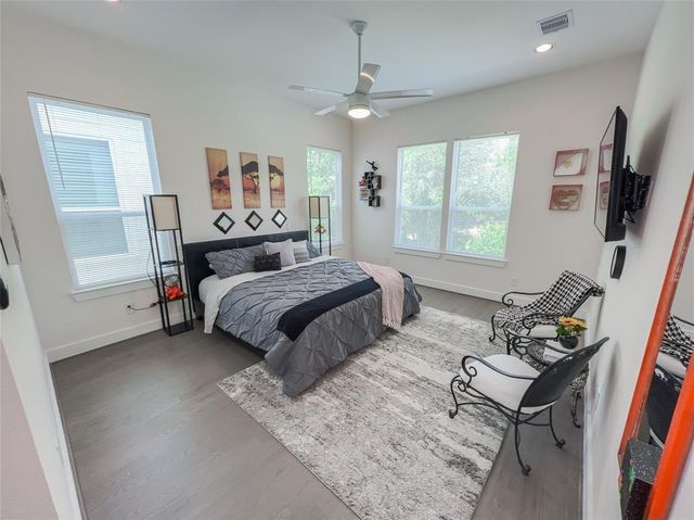 2404 Saint Charles Street, Houston, TX 77004