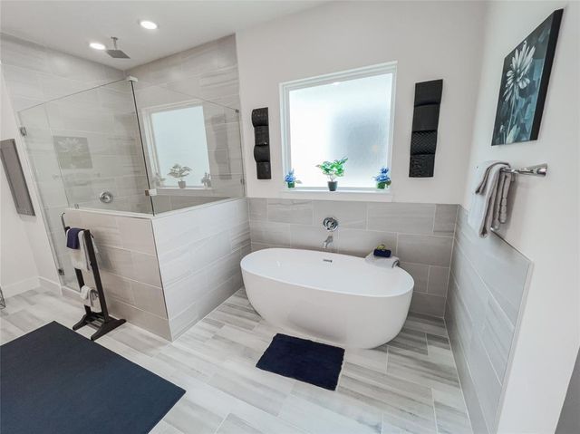 2404 Saint Charles Street, Houston, TX 77004