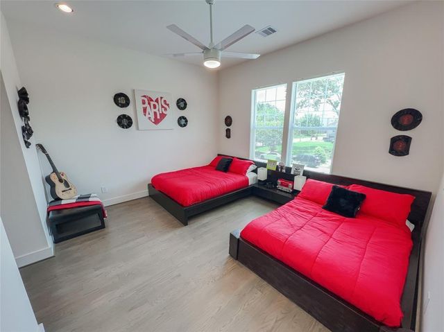 2404 Saint Charles Street, Houston, TX 77004