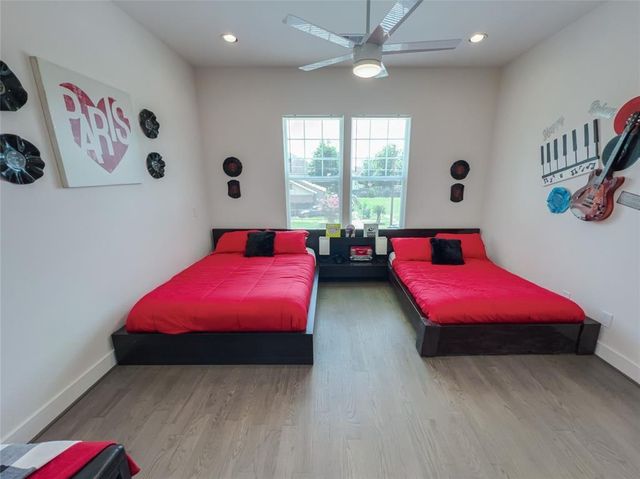2404 Saint Charles Street, Houston, TX 77004