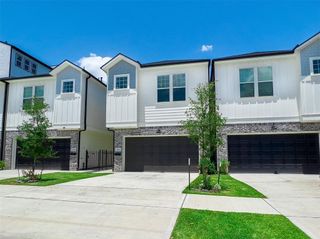2404 Saint Charles Street, Houston, TX 77004