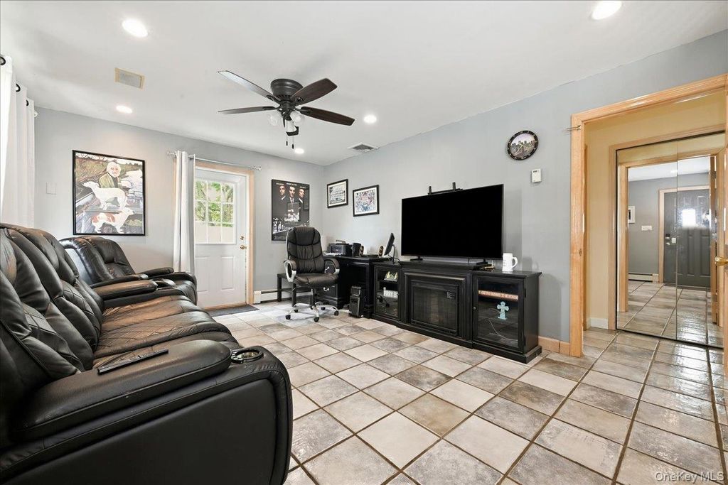 119 Periwinkle Road, Levittown, NY 11756 — photo 3