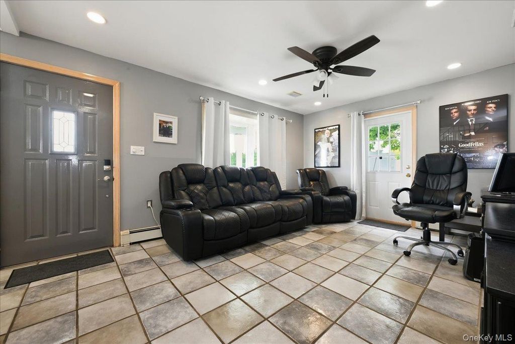 119 Periwinkle Road, Levittown, NY 11756 — photo 4