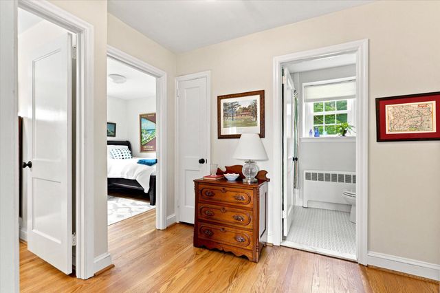 49 W SKIPPACK PIKE, Ambler, PA 19002