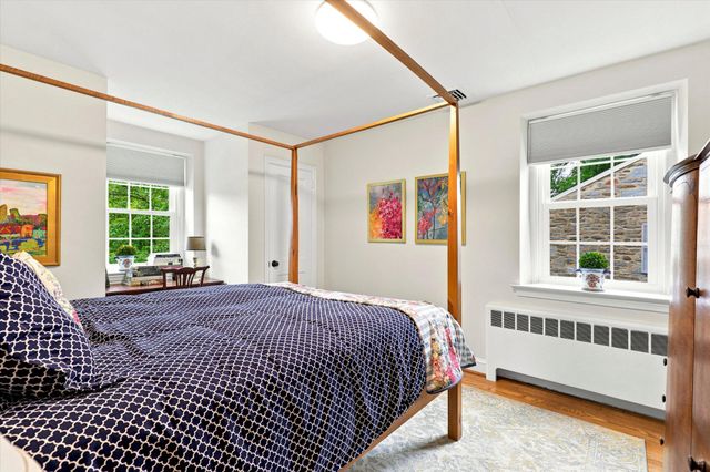 49 W SKIPPACK PIKE, Ambler, PA 19002