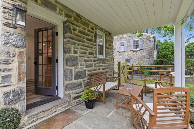 49 W SKIPPACK PIKE, Ambler, PA 19002