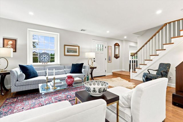 49 W SKIPPACK PIKE, Ambler, PA 19002