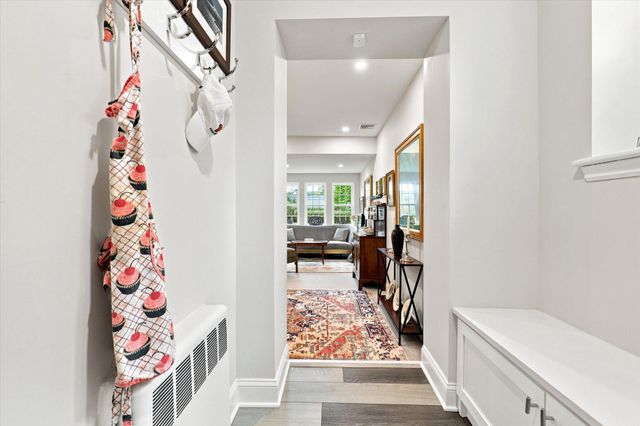 49 W SKIPPACK PIKE, Ambler, PA 19002