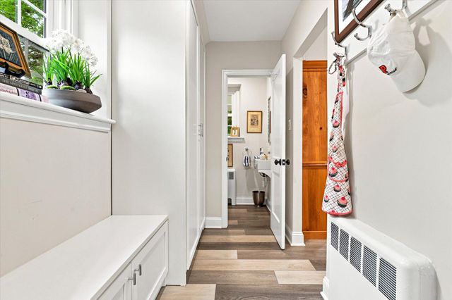 49 W SKIPPACK PIKE, Ambler, PA 19002