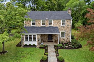 49 W SKIPPACK PIKE, Ambler, PA 19002