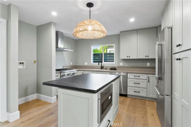 354 La Perle B, Costa Mesa, CA 92627