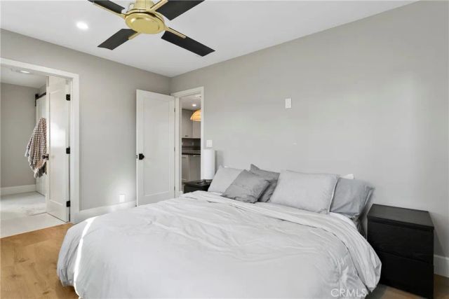 354 La Perle B, Costa Mesa, CA 92627