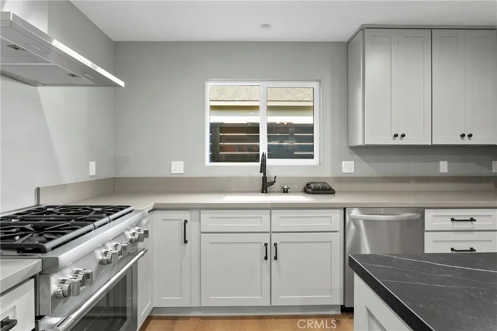 354 La Perle B, Costa Mesa, CA 92627