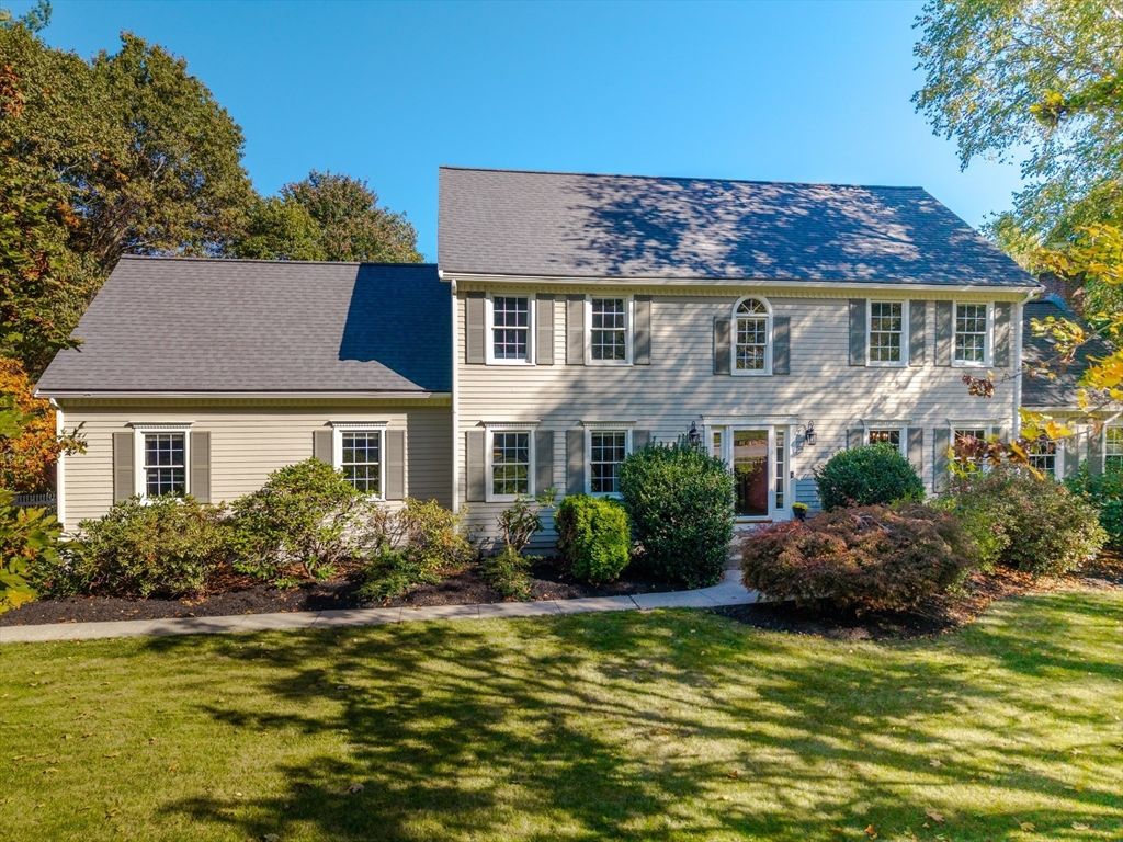 21 Winterberry Dr, Franklin, MA 02038