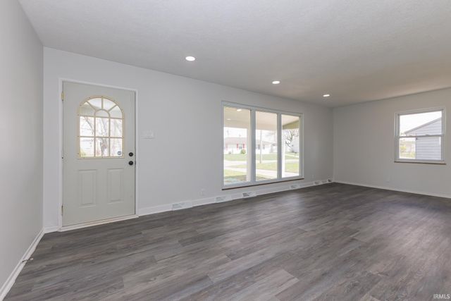 1501 W Stirling Drive, Muncie, IN 47304