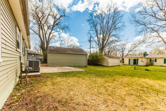 1501 W Stirling Drive, Muncie, IN 47304