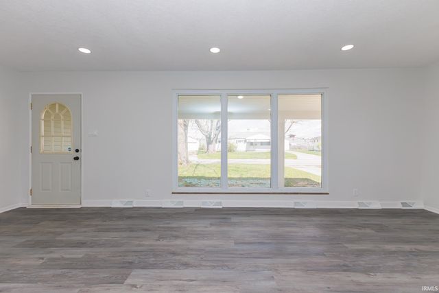 1501 W Stirling Drive, Muncie, IN 47304
