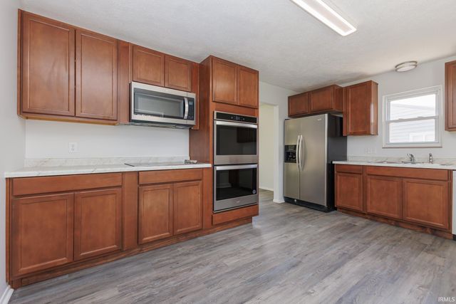 1501 W Stirling Drive, Muncie, IN 47304