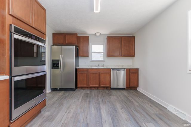 1501 W Stirling Drive, Muncie, IN 47304