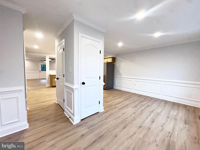 412 S LAWRENCE ST, Charles Town, WV 25414