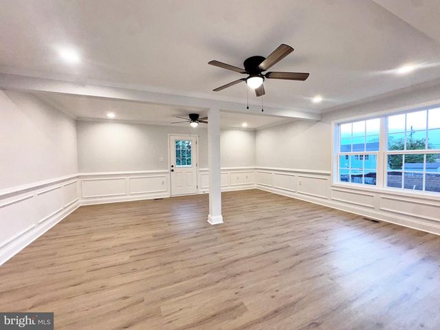 412 S LAWRENCE ST, Charles Town, WV 25414