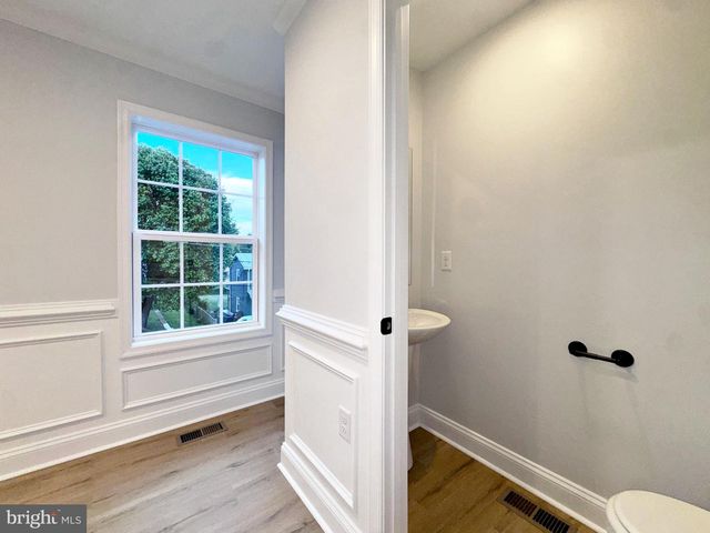 412 S LAWRENCE ST, Charles Town, WV 25414
