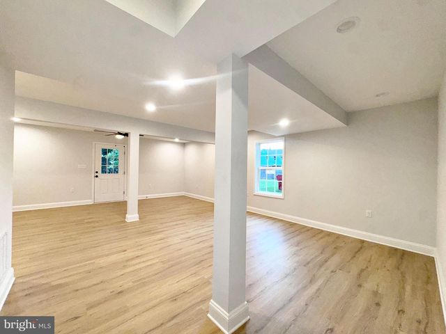 412 S LAWRENCE ST, Charles Town, WV 25414