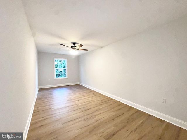 412 S LAWRENCE ST, Charles Town, WV 25414