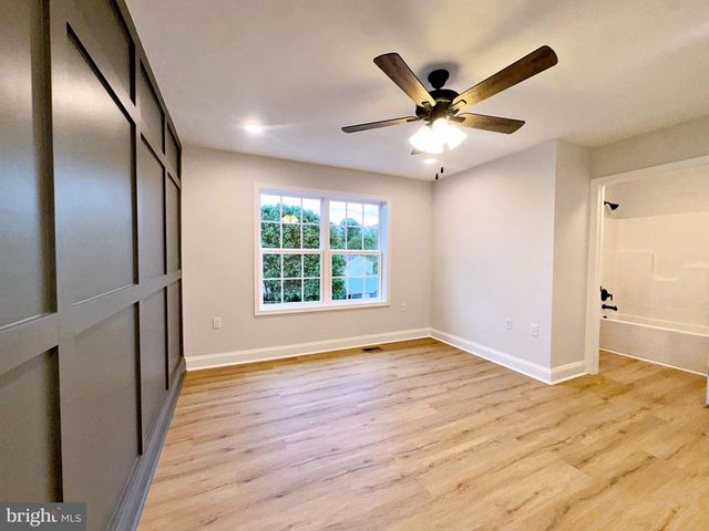 412 S LAWRENCE ST, Charles Town, WV 25414