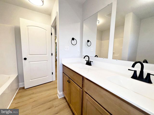 412 S LAWRENCE ST, Charles Town, WV 25414