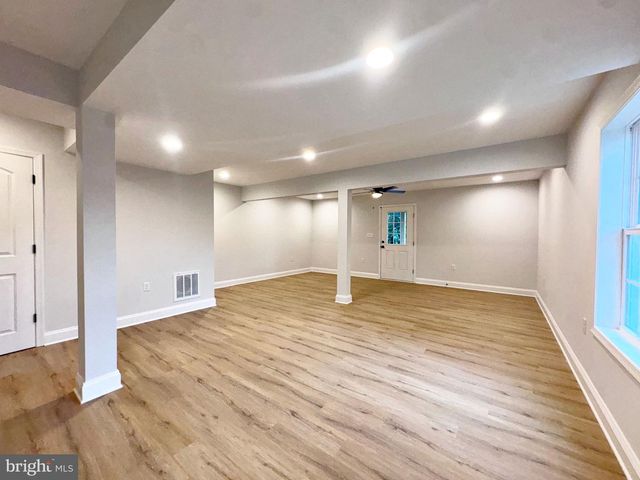 412 S LAWRENCE ST, Charles Town, WV 25414