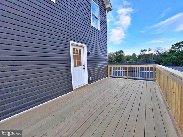 412 S LAWRENCE ST, Charles Town, WV 25414