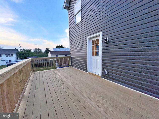 412 S LAWRENCE ST, Charles Town, WV 25414