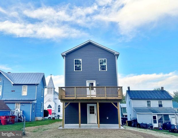 412 S LAWRENCE ST, Charles Town, WV 25414