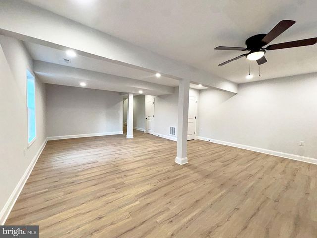 412 S LAWRENCE ST, Charles Town, WV 25414