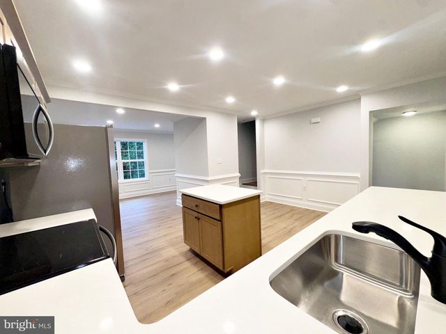 412 S LAWRENCE ST, Charles Town, WV 25414