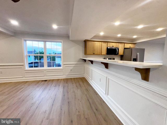 412 S LAWRENCE ST, Charles Town, WV 25414