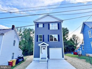 412 S LAWRENCE ST, Charles Town, WV 25414