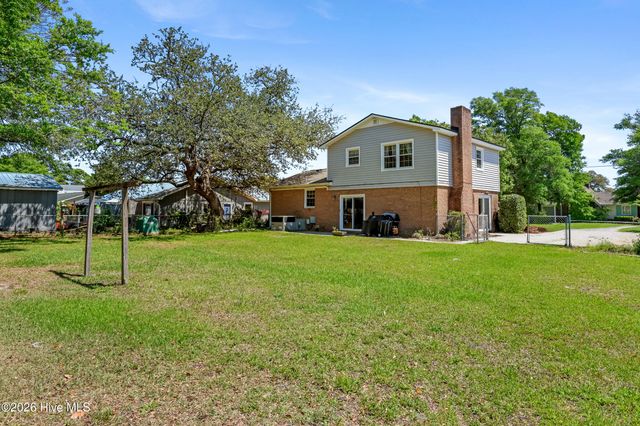 4925 Pleasant Oaks Drive, Wilmington, NC 28412