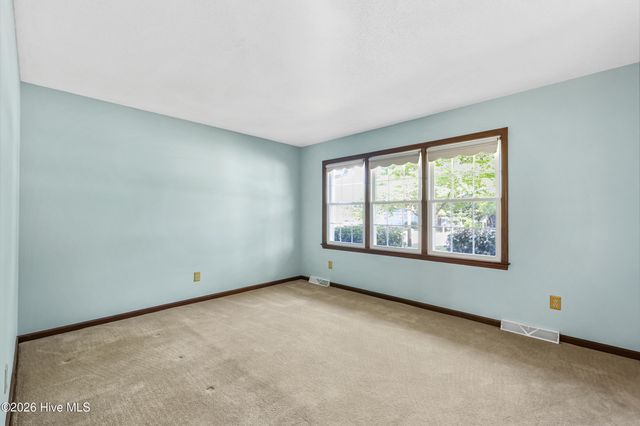4925 Pleasant Oaks Drive, Wilmington, NC 28412